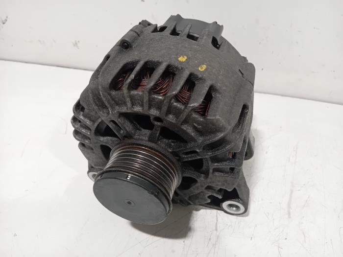 Gebruikte Dynamo Peugeot 207 Prijs € 15,00 Margeregeling aangeboden door Van der Ven Autorecycling B.V.