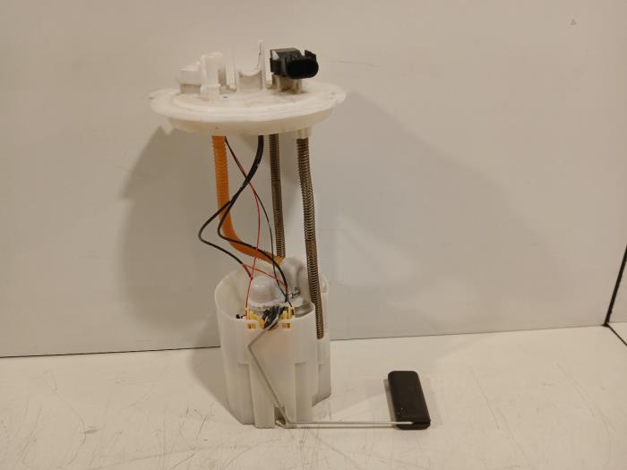Gebruikte Tank element Pomp Jeep Compass Prijs € 125,00 Margeregeling aangeboden door Van der Ven Autorecycling B.V.