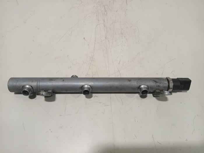 Gebruikte Galerij (Injectie) Mercedes S-Klasse Prijs € 35,00 Margeregeling aangeboden door Van der Ven Autorecycling B.V.