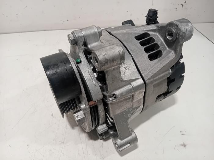 Gebruikte Dynamo BMW 2-Serie Prijs € 250,00 Margeregeling aangeboden door Van der Ven Autorecycling B.V.