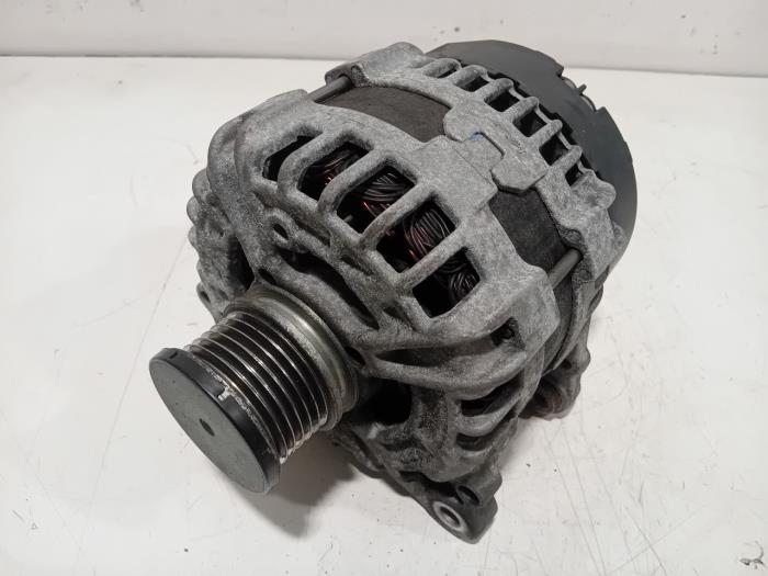 Gebruikte Dynamo Audi A4 Prijs € 45,00 Margeregeling aangeboden door Van der Ven Autorecycling B.V.