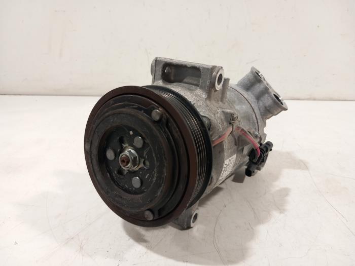Gebruikte Aircopomp Opel Astra Prijs € 50,00 Margeregeling aangeboden door Van der Ven Autorecycling B.V.