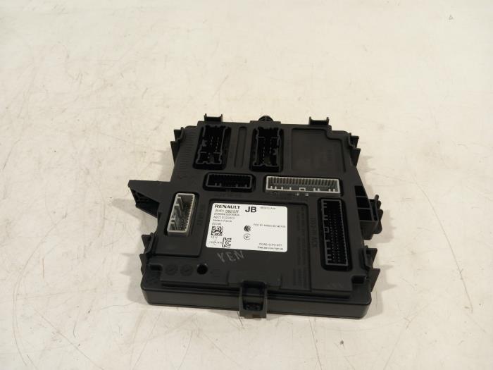 Gebruikte Bodycontrol Module Renault Clio Prijs € 50,00 Margeregeling aangeboden door Van der Ven Autorecycling B.V.