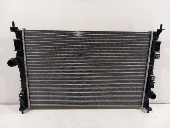 Gebruikte Radiateur DS Automobiles DS7 Crossback Prijs € 40,00 Margeregeling aangeboden door Van der Ven Autorecycling B.V.