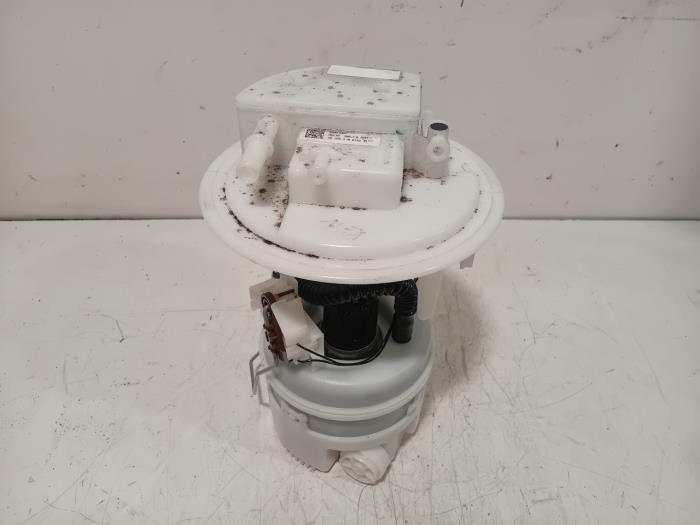 Gebruikte Tank element Pomp Peugeot 3008 Prijs € 95,00 Margeregeling aangeboden door Van der Ven Autorecycling B.V.