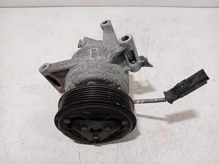 Gebruikte Aircopomp Peugeot 108 Prijs € 50,00 Margeregeling aangeboden door Van der Ven Autorecycling B.V.