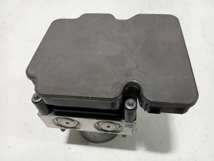 Gebruikte ABS Pomp Renault Clio Prijs € 95,00 Margeregeling aangeboden door Van der Ven Autorecycling B.V.