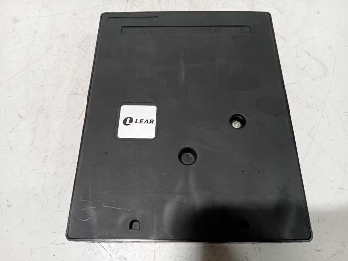 Gebruikte Computer Body Control Citroen E-C3 Prijs € 150,00 Margeregeling aangeboden door Van der Ven Autorecycling B.V.