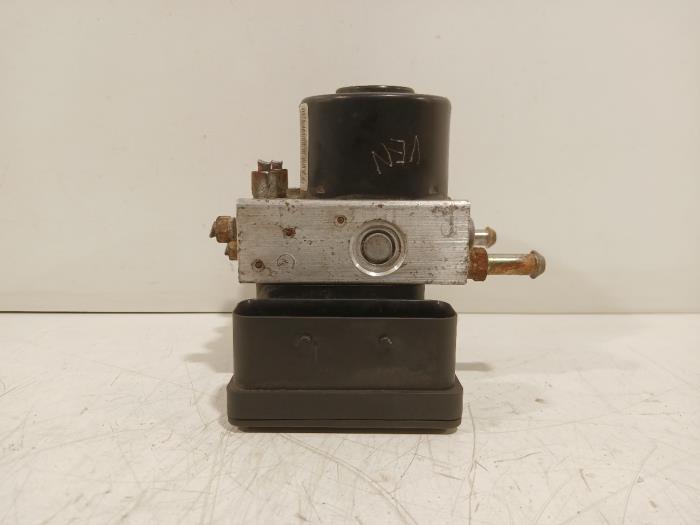 Gebruikte ABS Pomp Suzuki Swift Prijs € 195,00 Margeregeling aangeboden door Van der Ven Autorecycling B.V.