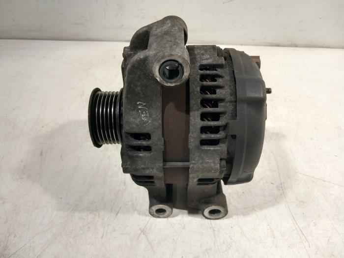 Dynamo van een Chrysler 300 C 2004