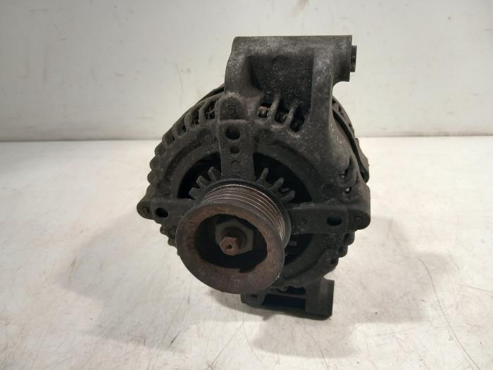 Gebruikte Dynamo Chrysler 300 C Prijs € 50,00 Margeregeling aangeboden door Van der Ven Autorecycling B.V.