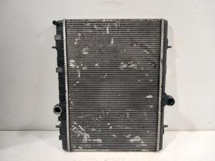 Gebruikte Radiateur Peugeot 5008 Prijs € 75,00 Margeregeling aangeboden door Van der Ven Autorecycling B.V.
