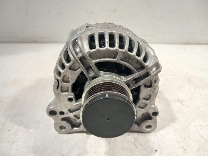 Gebruikte Dynamo Volkswagen Passat Prijs € 75,00 Margeregeling aangeboden door Van der Ven Autorecycling B.V.