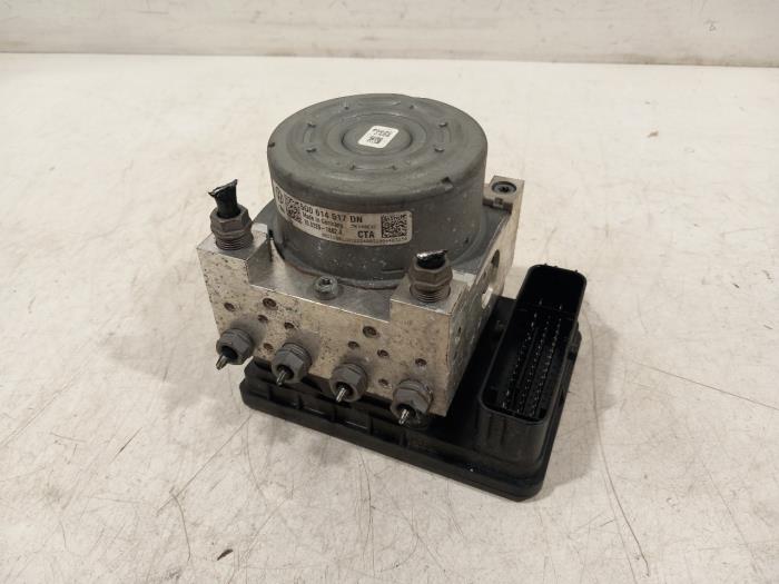 Gebruikte ABS Pomp Volkswagen Passat Prijs € 25,00 Margeregeling aangeboden door Van der Ven Autorecycling B.V.