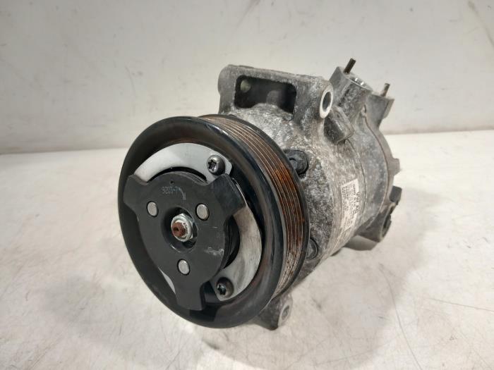 Gebruikte Aircopomp Volkswagen Passat Prijs € 35,00 Margeregeling aangeboden door Van der Ven Autorecycling B.V.