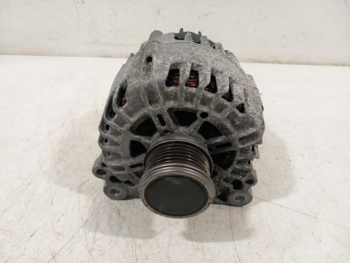 Gebruikte Dynamo Volkswagen Passat Prijs € 145,00 Margeregeling aangeboden door Van der Ven Autorecycling B.V.