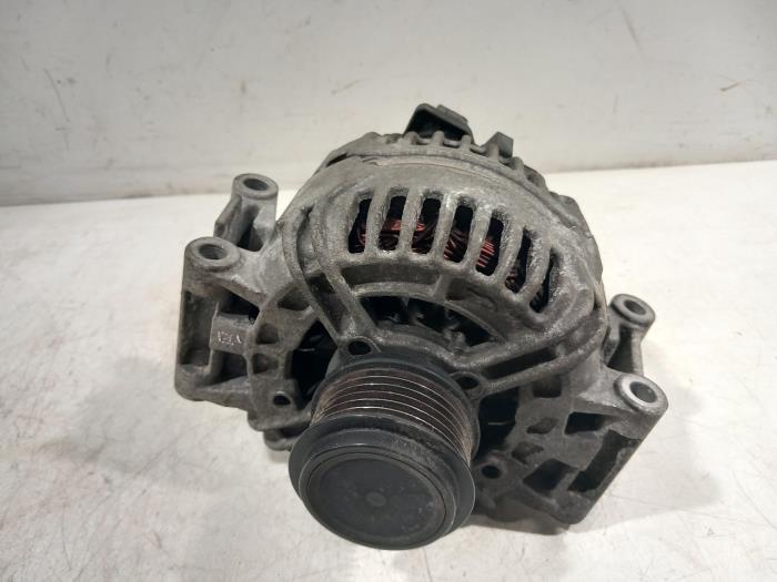 Gebruikte Dynamo Audi A5 Prijs € 50,00 Margeregeling aangeboden door Van der Ven Autorecycling B.V.
