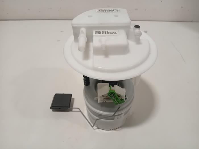Gebruikte Tank element Pomp Opel Corsa Prijs € 60,00 Margeregeling aangeboden door Van der Ven Autorecycling B.V.
