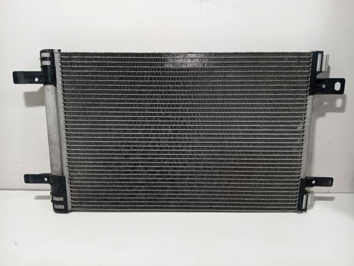 Gebruikte Radiateur Airco Opel Vivaro Prijs € 45,00 Margeregeling aangeboden door Van der Ven Autorecycling B.V.