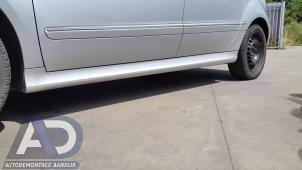 Gebruikte Sideskirt links Mercedes B (W245) 2.0 B-180 CDI 16V Prijs € 49,99 Margeregeling aangeboden door Autodemontage Aandijk