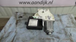 Gebruikte Raammotor Portier Volvo V50 (MW) 2.0 D 16V Prijs € 29,99 Margeregeling aangeboden door Autodemontage Aandijk