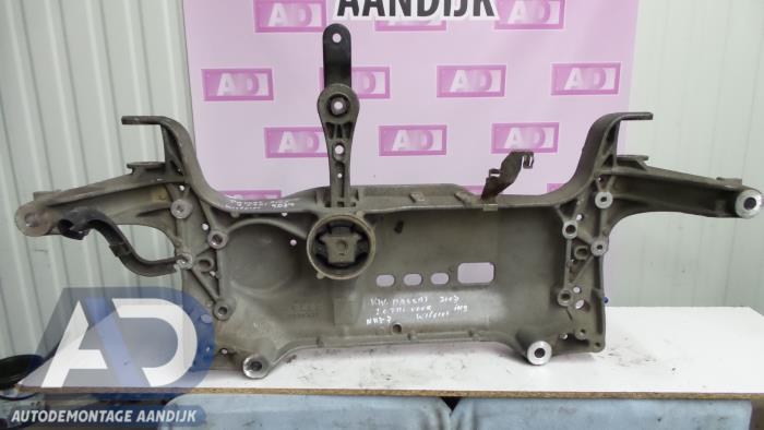 Gebruikte Subframe Volkswagen Passat (3C2) 2.0 TDI 140 Prijs € 49,99 Margeregeling aangeboden door Autodemontage Aandijk