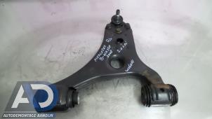 Gebruikte Triangel rechts-voor Mercedes B (W245) 2.0 B-180 CDI 16V Prijs € 29,99 Margeregeling aangeboden door Autodemontage Aandijk