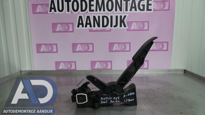 Gebruikte Sensor Gaspedaalpositie Mercedes A (W169) 2.0 A-160 CDI 16V 3-Drs. Prijs € 29,99 Margeregeling aangeboden door Autodemontage Aandijk