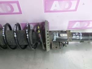 Gebruikte Schokdemperpoot rechts-voor Skoda Roomster (5J) 1.4 TDI 70 Prijs op aanvraag aangeboden door Autodemontage Aandijk