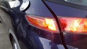 Gebruikte Achterlicht links Honda Civic (FK/FN) 1.8i VTEC 16V Prijs € 29,99 Margeregeling aangeboden door Autodemontage Aandijk