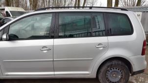Gebruikte Deur 4Deurs links-achter Volkswagen Touran (1T1/T2) 1.9 TDI 105 Euro 3 Prijs € 174,99 Margeregeling aangeboden door Autodemontage Aandijk