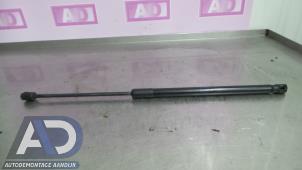 Gebruikte Gasdemper links-achter Audi A3 Sportback (8PA) 1.6 TDI 16V Prijs € 14,99 Margeregeling aangeboden door Autodemontage Aandijk