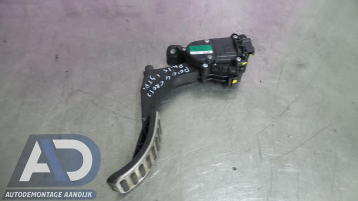 Gebruikte Gaspedaalpositie Sensor Volkswagen Polo IV (9N1/2/3) 1.9 TDI 100 Prijs € 19,99 Margeregeling aangeboden door Autodemontage Aandijk