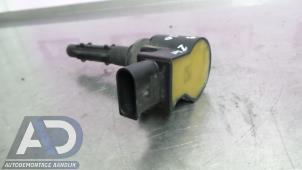 Gebruikte Bobine Mercedes C (W203) 2.5 C-230 V6 24V Prijs € 20,00 Margeregeling aangeboden door Autodemontage Aandijk