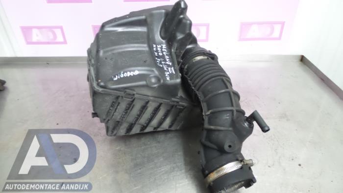 Gebruikte Luchtfilterhuis Renault Megane III Berline (BZ) 1.6 16V Prijs € 29,99 Margeregeling aangeboden door Autodemontage Aandijk