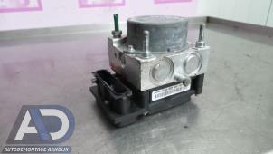 Gebruikte ABS Pomp Renault Modus/Grand Modus (JP) 1.4 16V Prijs € 39,99 Margeregeling aangeboden door Autodemontage Aandijk