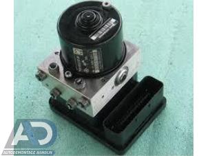 Gebruikte ABS Pomp Volkswagen Touran (1T1/T2) 2.0 TDI DPF Cross Touran Prijs € 49,99 Margeregeling aangeboden door Autodemontage Aandijk