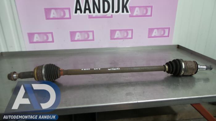 Gebruikte Steekas links-achter Toyota RAV4 (A3) 2.2 D-4D 16V 4x4 Prijs € 75,00 Margeregeling aangeboden door Autodemontage Aandijk