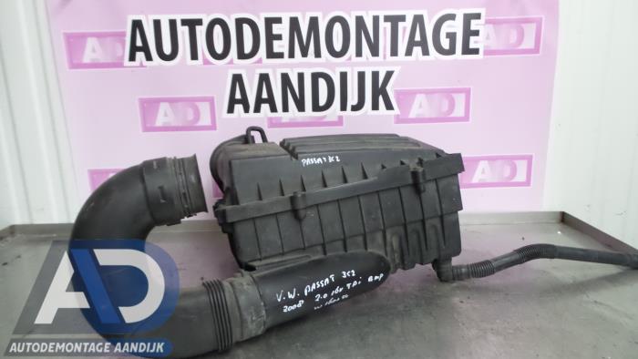 Gebruikte Luchtfilterhuis Volkswagen Passat (3C2) 2.0 TDI 140 Prijs € 39,99 Margeregeling aangeboden door Autodemontage Aandijk