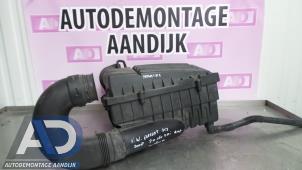 Gebruikte Luchtfilterhuis Volkswagen Passat (3C2) 2.0 TDI 140 Prijs op aanvraag aangeboden door Autodemontage Aandijk