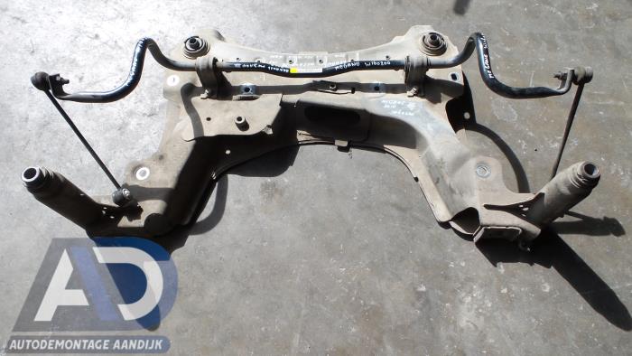Gebruikte Subframe Renault Megane III Berline (BZ) 1.6 16V Prijs € 124,99 Margeregeling aangeboden door Autodemontage Aandijk