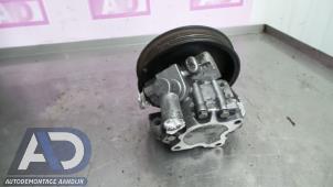 Gebruikte Pomp Servo Mercedes Vito (638.0) 2.2 CDI 108 16V Prijs € 49,99 Margeregeling aangeboden door Autodemontage Aandijk