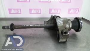 Gebruikte Cardanas rechts-voor (VWA) Mercedes Vito (638.0) 2.2 CDI 108 16V Prijs € 50,00 Margeregeling aangeboden door Autodemontage Aandijk