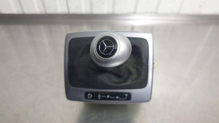 Selectiehendel automaat van een Mercedes-Benz C Estate (S204) 1.6 C-180K 16V BlueEfficiency 2010
