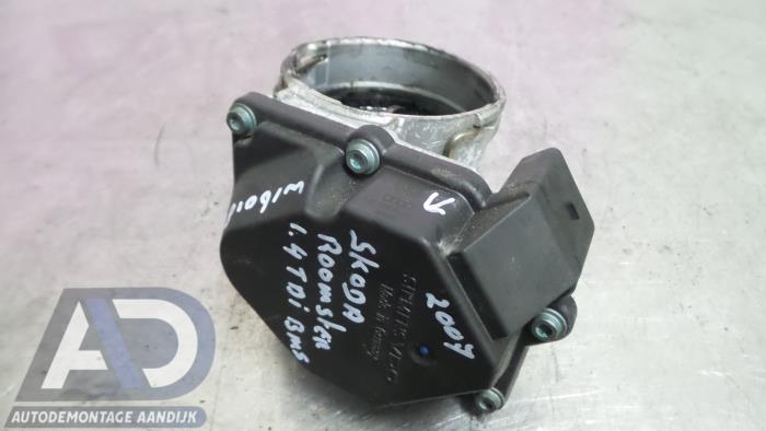 Gebruikte Gasklephuis Skoda Roomster (5J) 1.4 TDI 80 Prijs € 29,99 Margeregeling aangeboden door Autodemontage Aandijk
