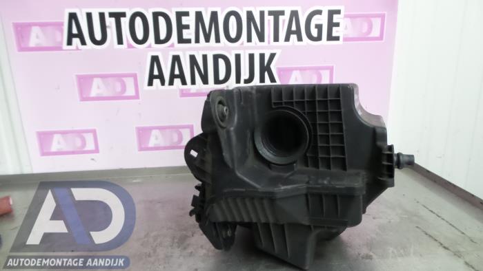 Gebruikte Luchtfilterhuis Mercedes B (W245) 2.0 B-200 16V Prijs € 29,99 Margeregeling aangeboden door Autodemontage Aandijk