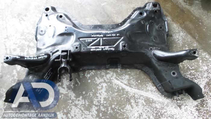 Gebruikte Subframe Peugeot Partner (GC/GF/GG/GJ/GK) 1.6 HDI 75 16V Prijs € 74,99 Margeregeling aangeboden door Autodemontage Aandijk