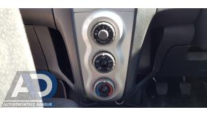Gebruikte Airco bedieningspaneel Toyota Yaris II (P9) 1.3 16V VVT-i Prijs € 49,99 Margeregeling aangeboden door Autodemontage Aandijk