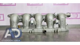 Gebruikte Inlaatspruitstuk Ford Kuga I 2.5t 20V Prijs € 39,99 Margeregeling aangeboden door Autodemontage Aandijk