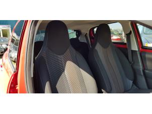Gebruikte Interieur Bekledingsset Peugeot 108 1.2 VTi 12V Prijs € 250,00 Margeregeling aangeboden door Autodemontage Aandijk